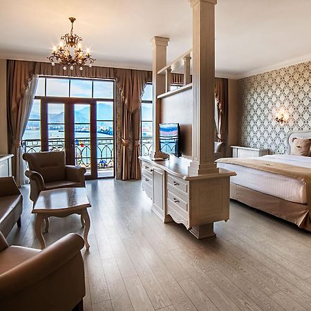 The Admiral Hotel Batumi Exterior photo