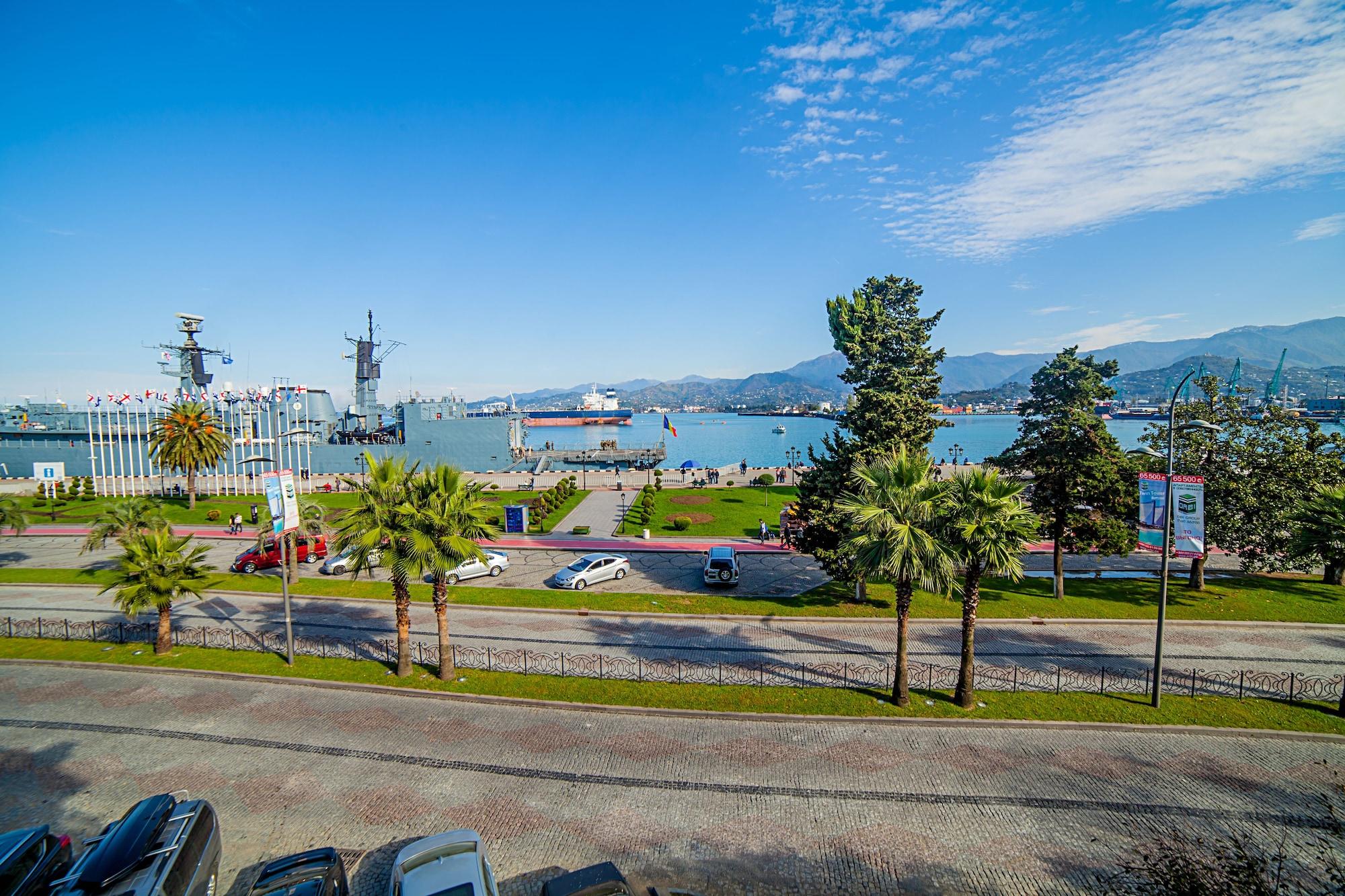 The Admiral Hotel Batumi Exterior photo