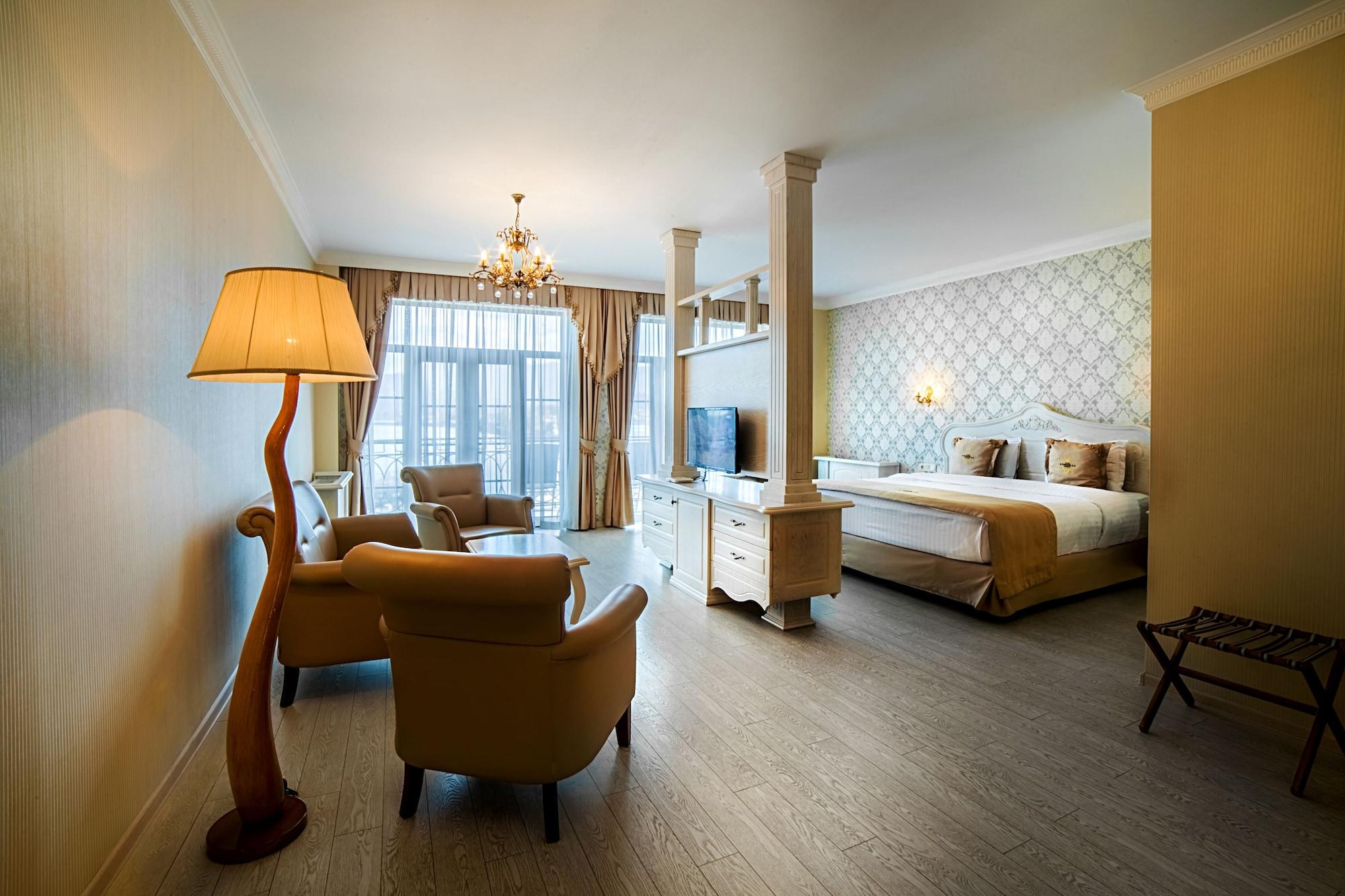 The Admiral Hotel Batumi Exterior photo