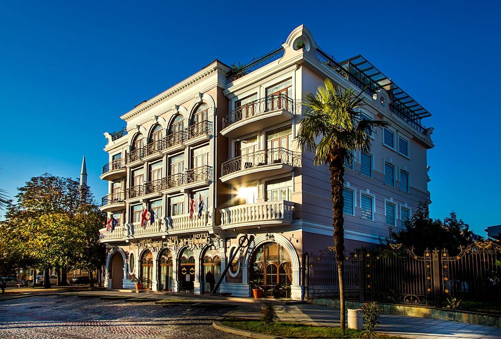 The Admiral Hotel Batumi Exterior photo
