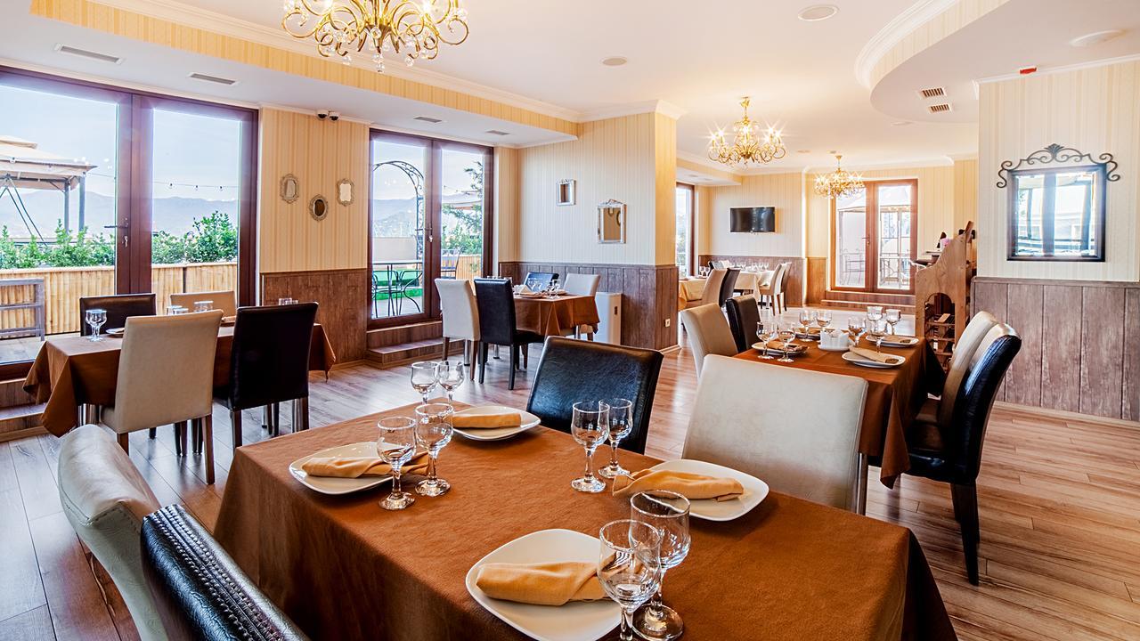 The Admiral Hotel Batumi Exterior photo