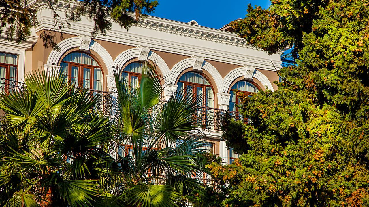 The Admiral Hotel Batumi Exterior photo